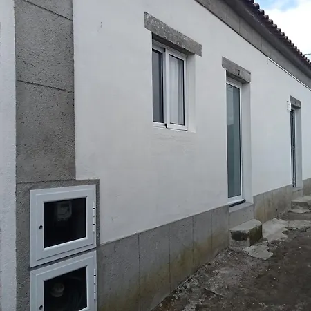 Basaltic House Pedreira Apartman *