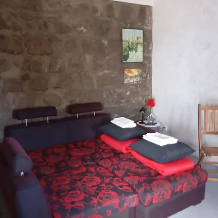 Basaltic House Pedreira *