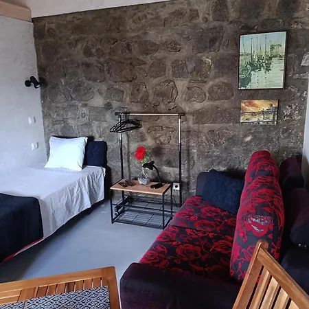 Basaltic House Pedreira *