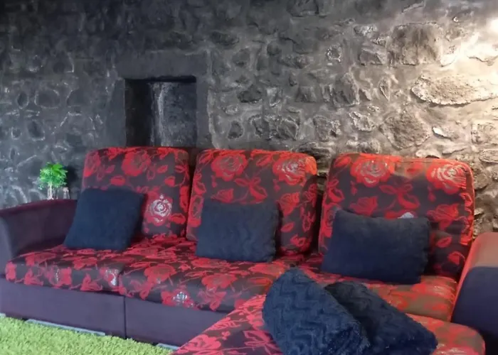 Basaltic House Pedreira Apartment *